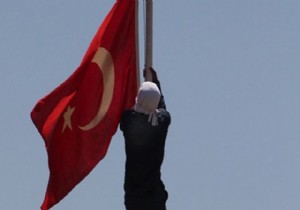 Türk bayrağını indiren kişiye ŞOK ceza!